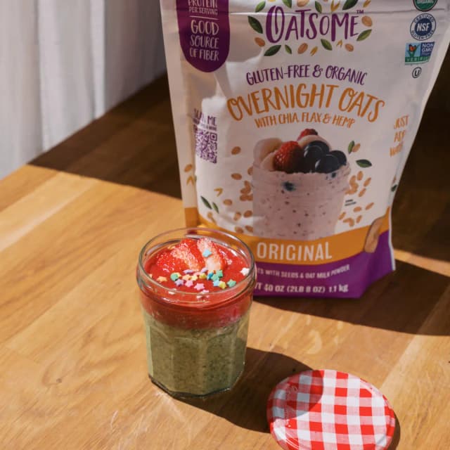 Strawberry Matcha Overnight Oats